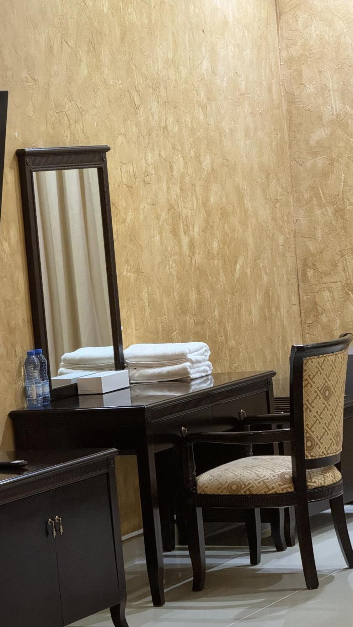 Gulf Crown Hotel Apartment Szíb Kültér fotó